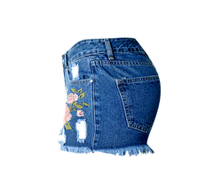 Floral Embroidery Worn Tassels Slim Fit Denim Shorts