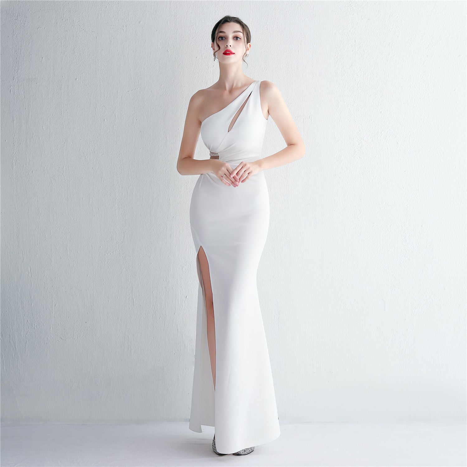 REVCHIC LUXE Elegant One-Shoulder Beaded Fishtail Gown