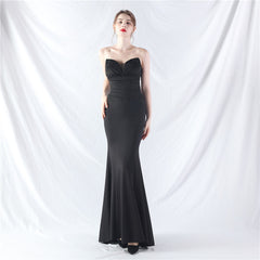 Elegant Sweetheart Satin Beading Formal Dress