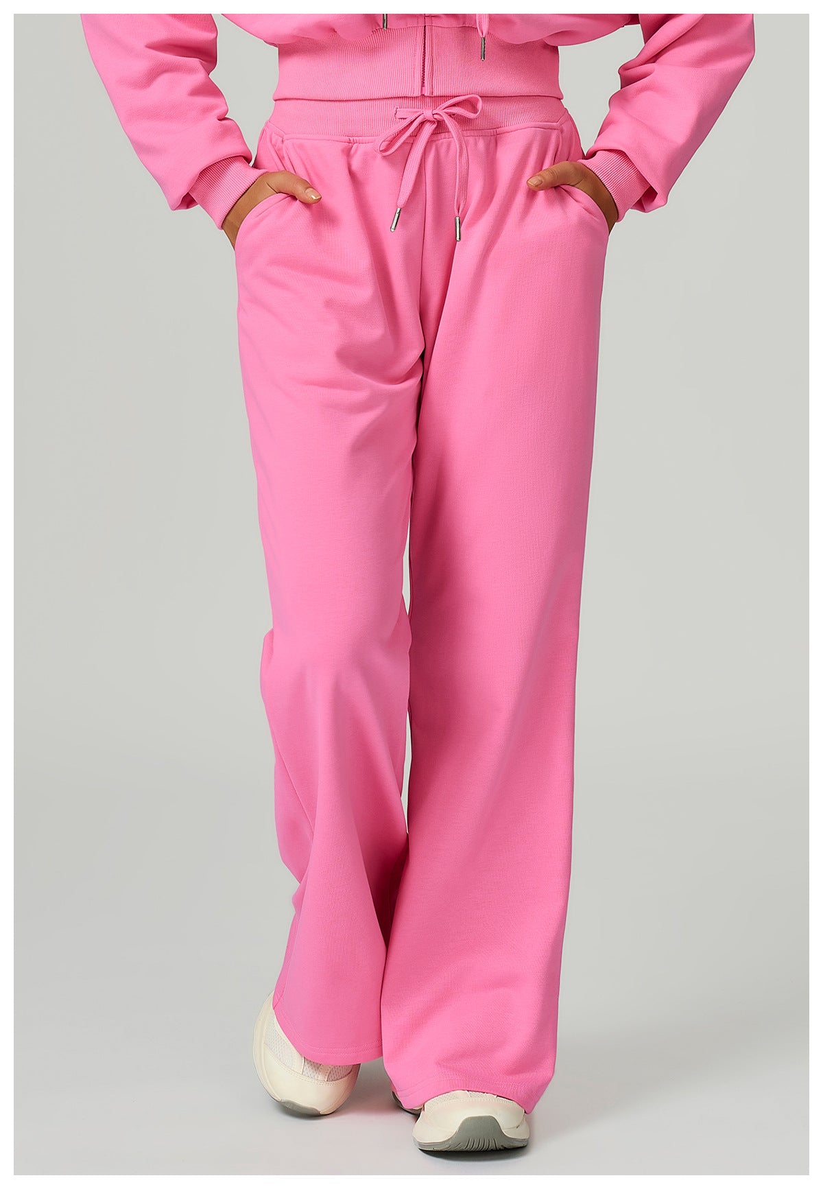 REVCHIC SPORTS Straight-Leg Sports Pants 420