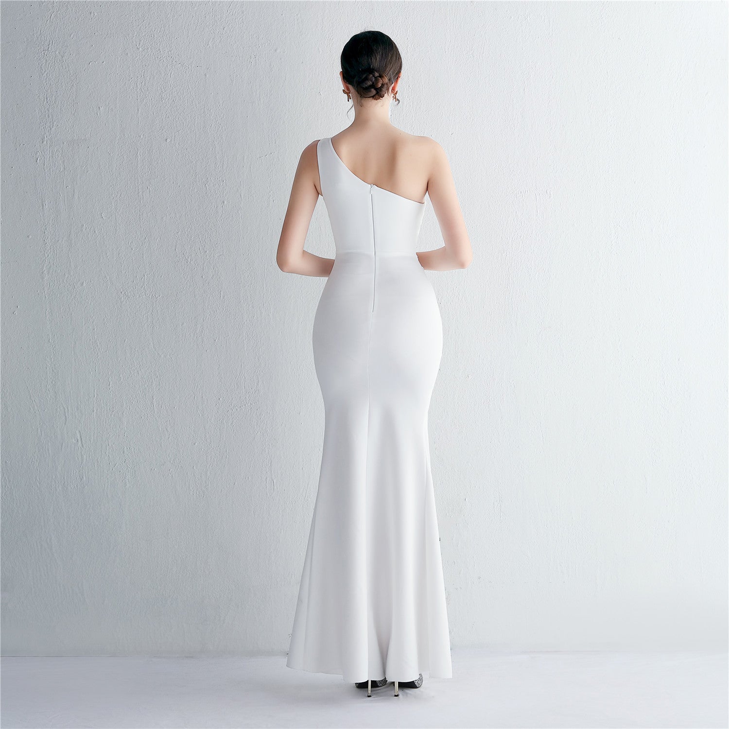REVCHIC LUXE Elegant One-Shoulder Beaded Fishtail Gown