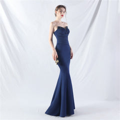 Elegant Sweetheart Satin Beading Formal Dress