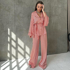 Autumn Artificial Silk Printed Long Sleeved Pajamas Set