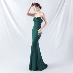 Elegant Sweetheart Satin Beading Formal Dress