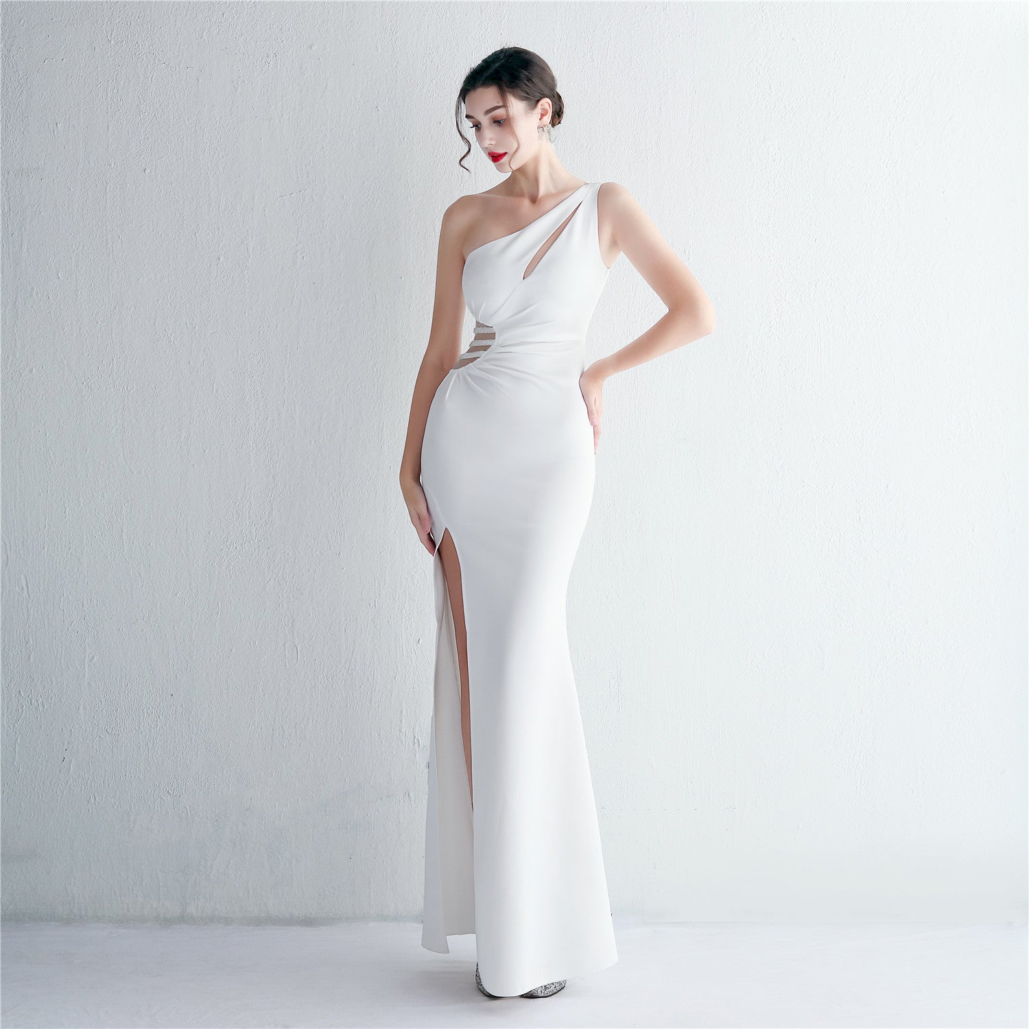 REVCHIC LUXE Elegant One-Shoulder Beaded Fishtail Gown