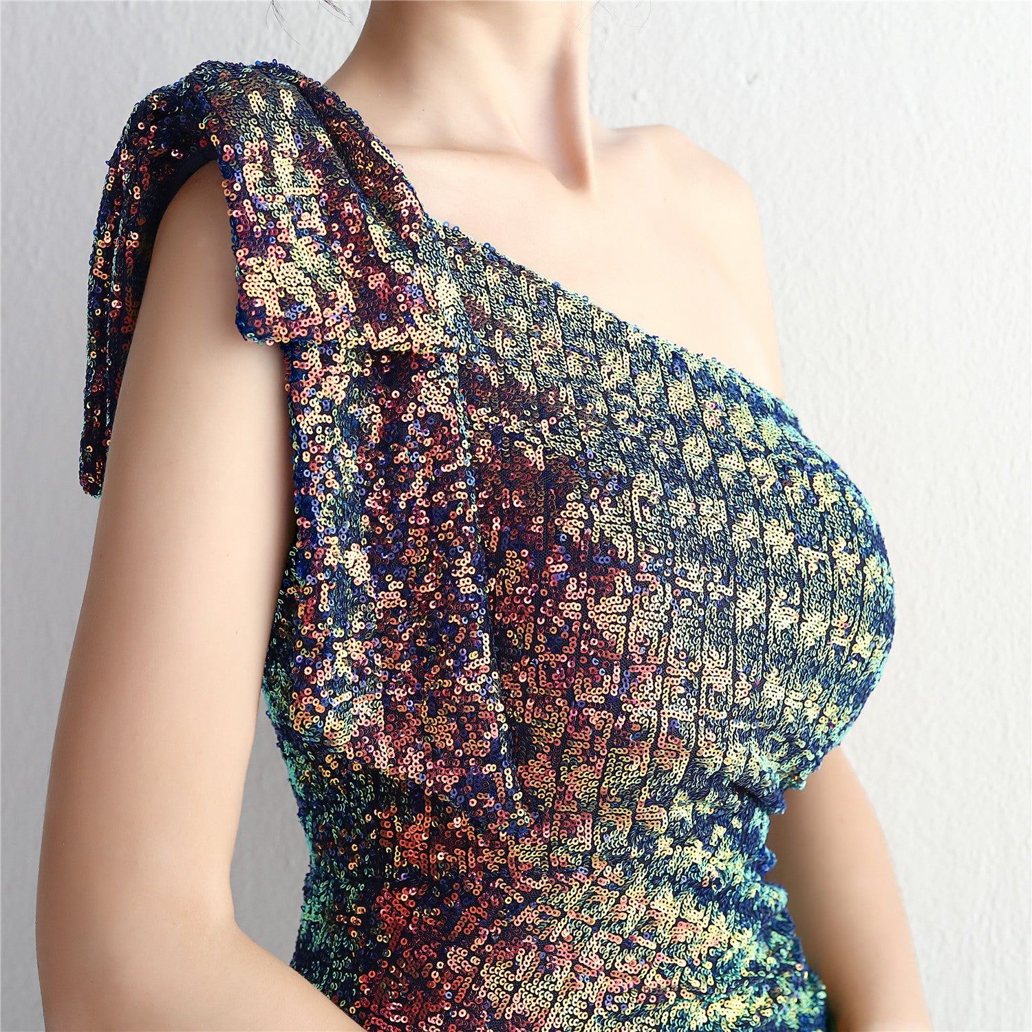 REVCHIC LUXE Elegant One-Shoulder Sequin Fishtail Gown