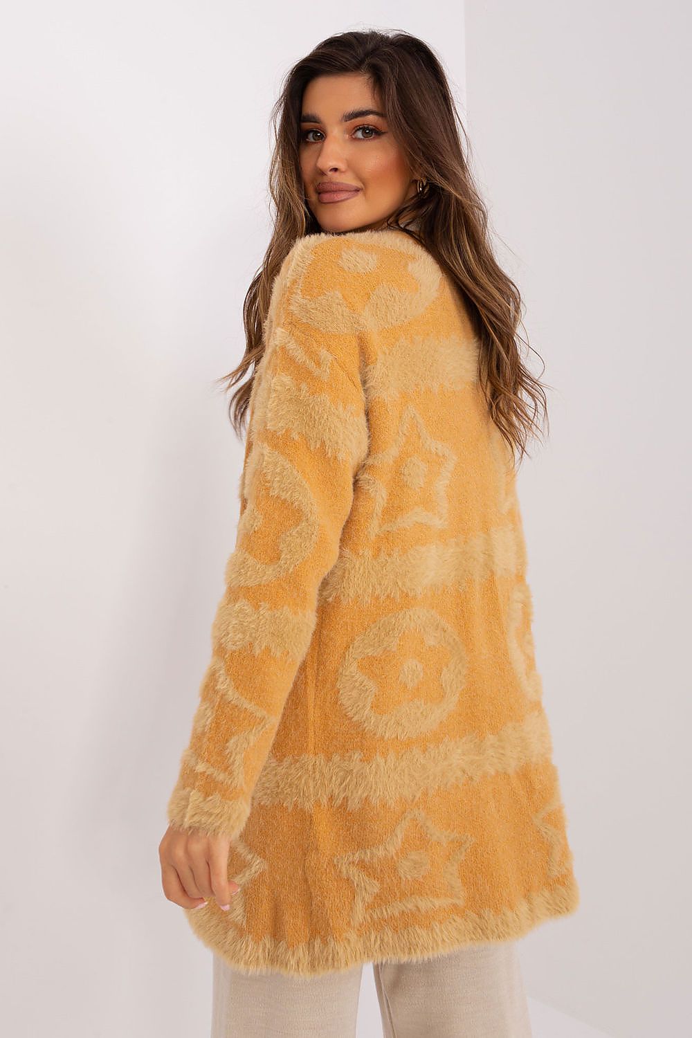  Cardigan model 189215 AT 