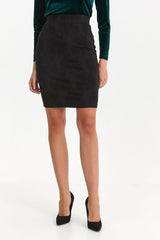 Black pencil skirt with a floral motif