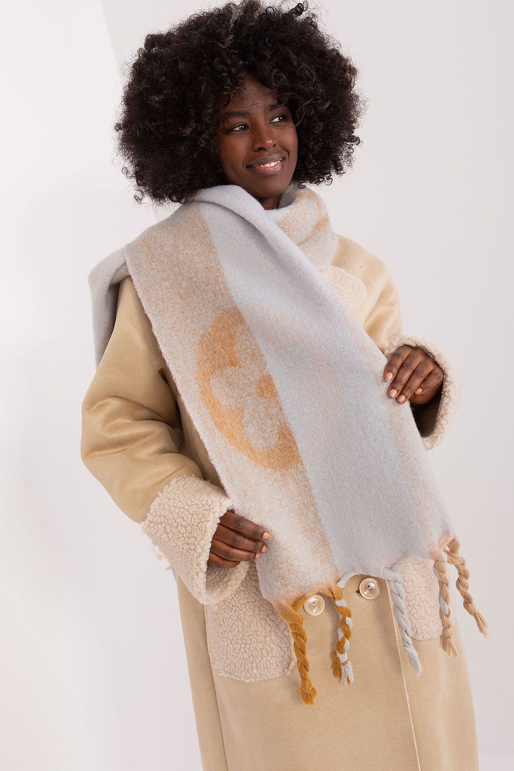  Shawl model 190559 AT 