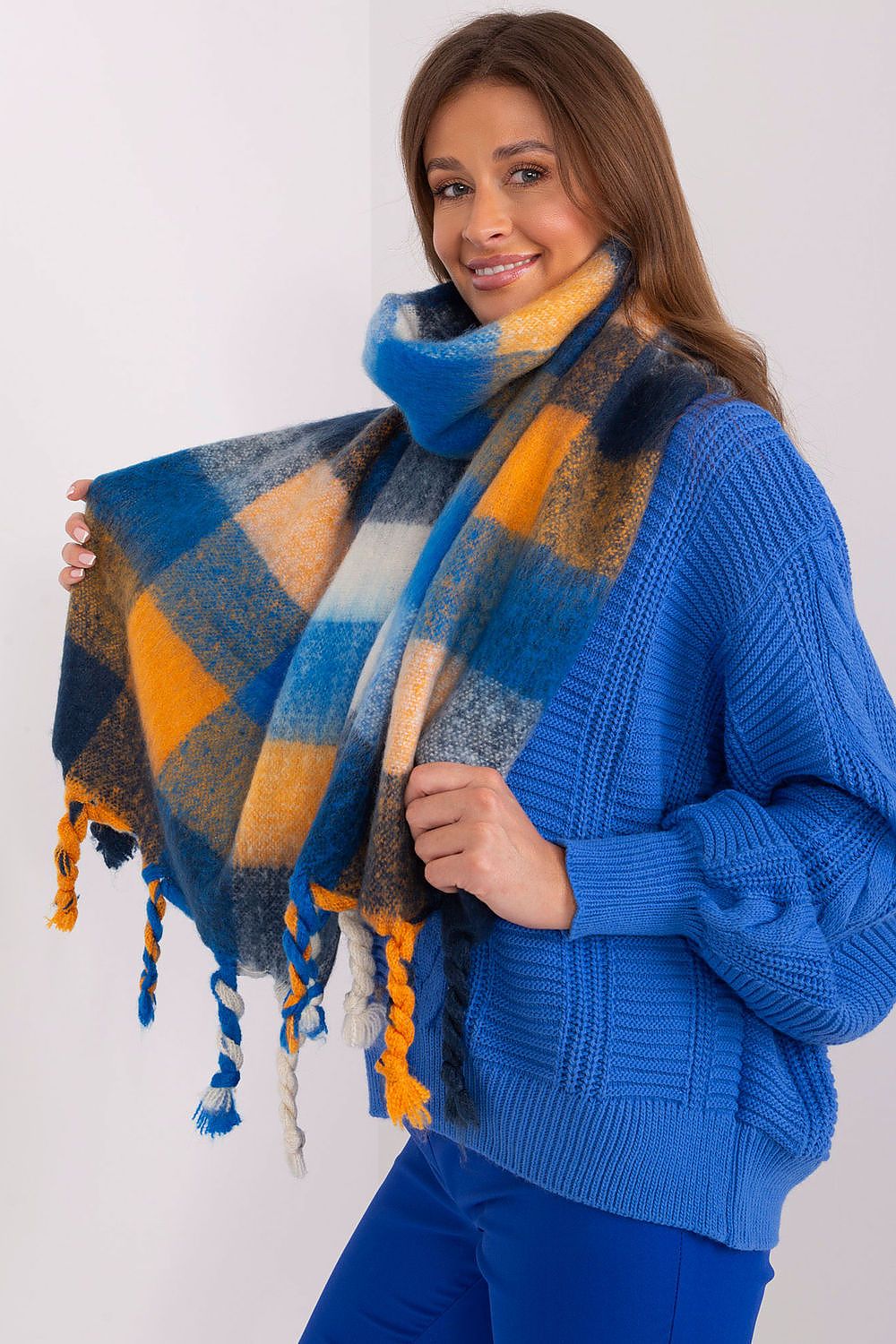  Shawl model 191716 AT 