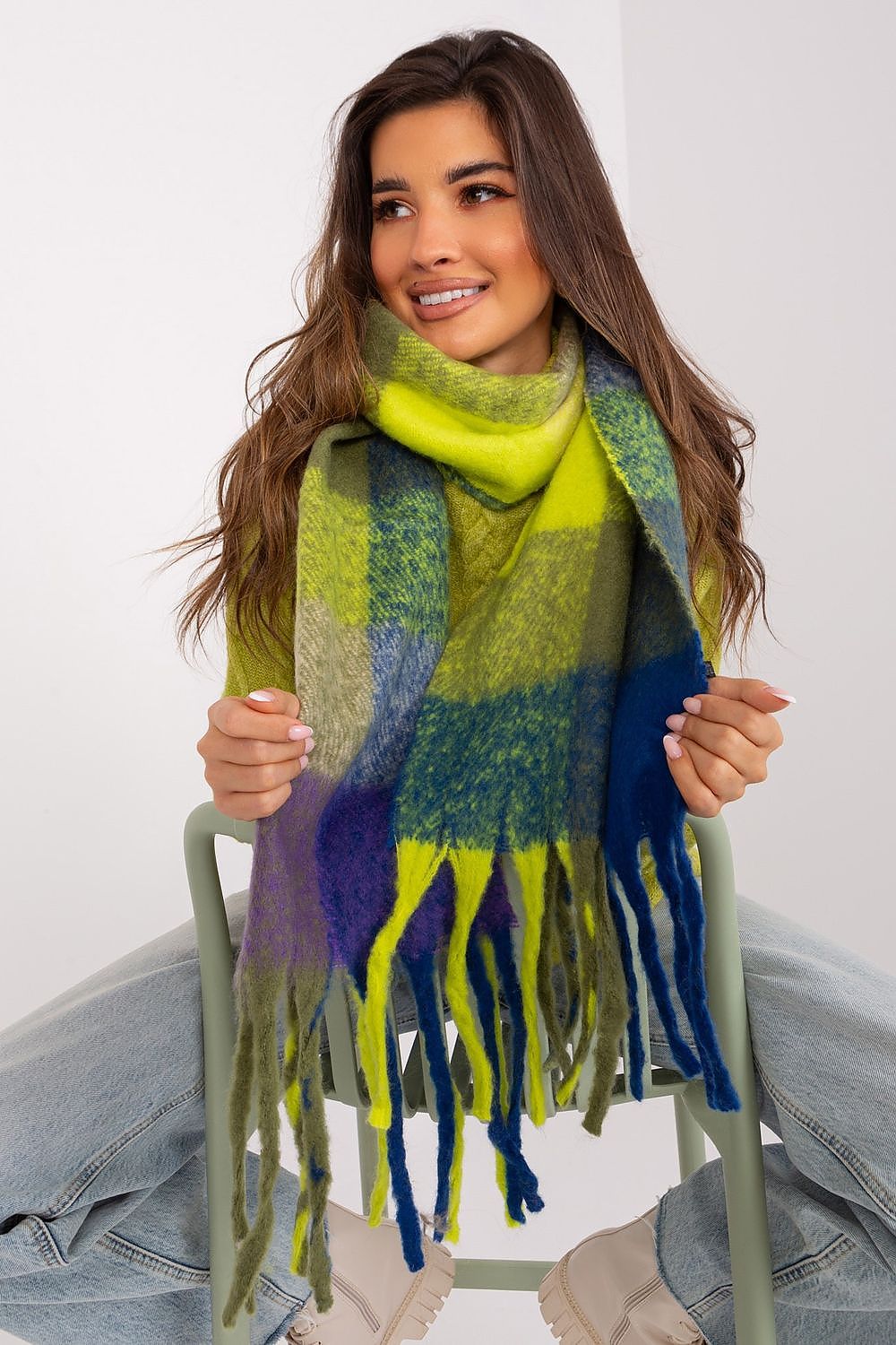 AT Colorful Plaid Tassel Scarf Secondary image