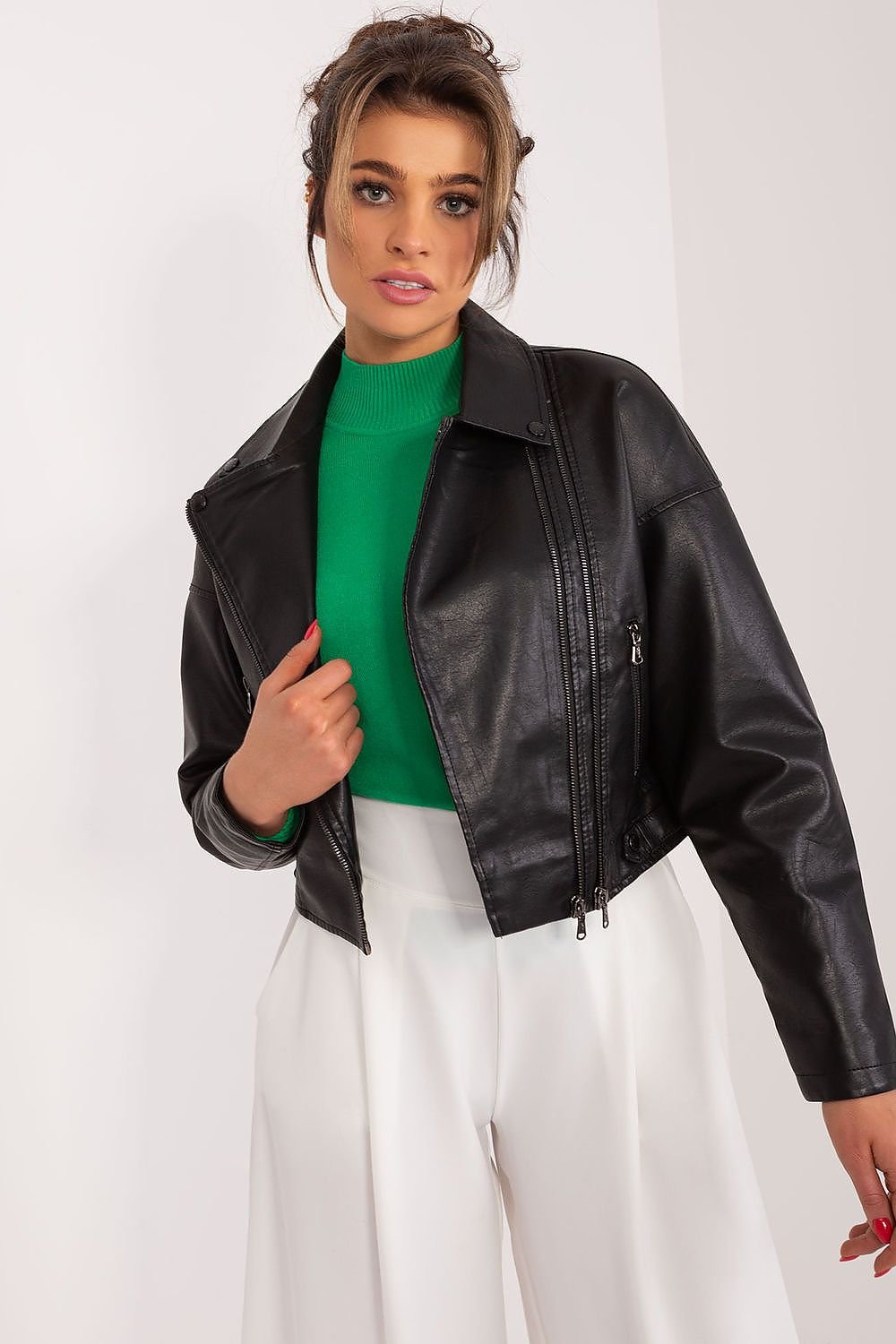 Short jacket made of eco leather