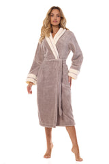 Elegant collar beige bathrobe