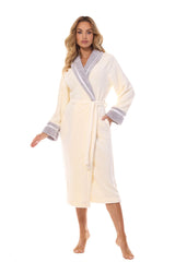 Women's bathrobe made of smooth fabric