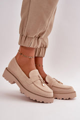 Shiny embellishment moccasins with delicate