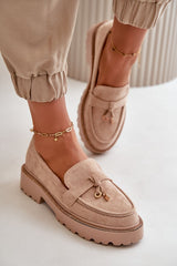 Shiny embellishment moccasins with delicate