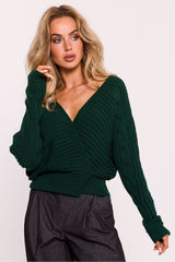 Short sweater made of ribbed yarn