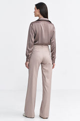 Women's high waist trousers with a fitted fit