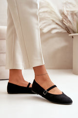 Rounded toes ballet flats with a buckle