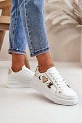 Rounded toe cute decorated sneakers