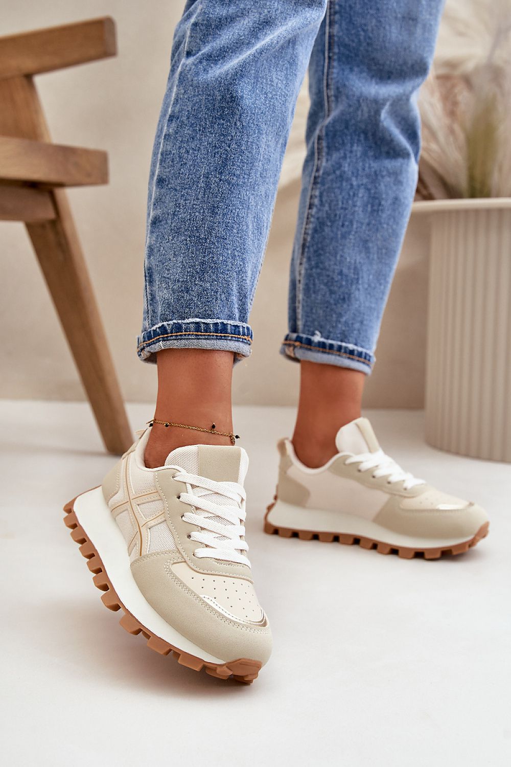 Classic design platform sneakers