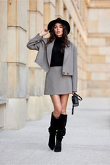 Long sleeves shorter cut jacket