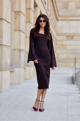 Elegant flared elongated sleeves daydress