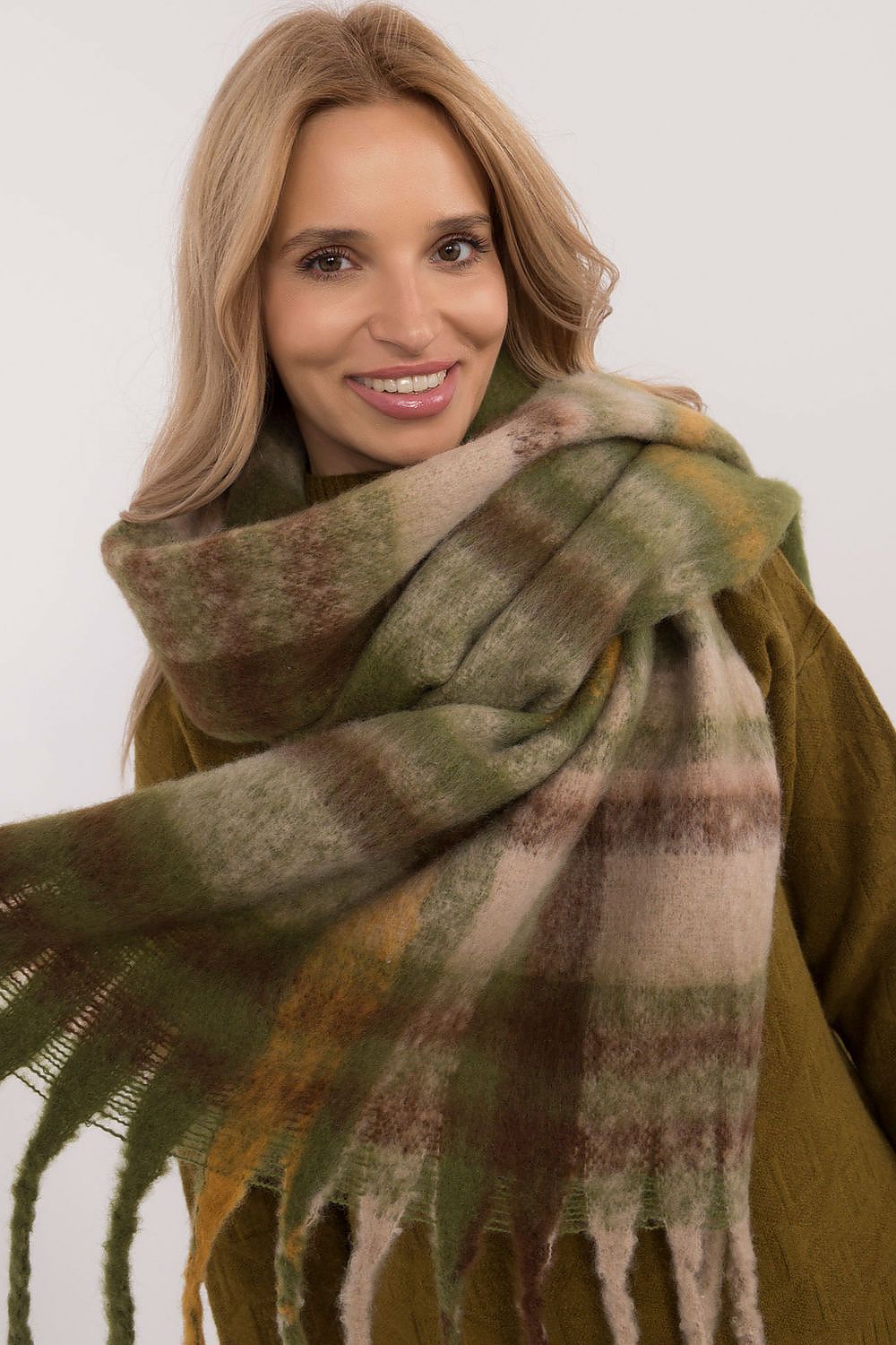 AT Classic Check Tassel Scarf Secondary image