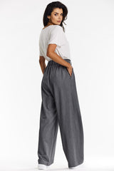 Elegant trousers with wide fabric legs