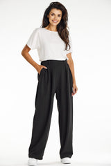 Elegant trousers with wide fabric legs