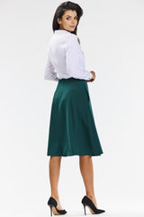 Elegant, flared midi skirt made of gussets