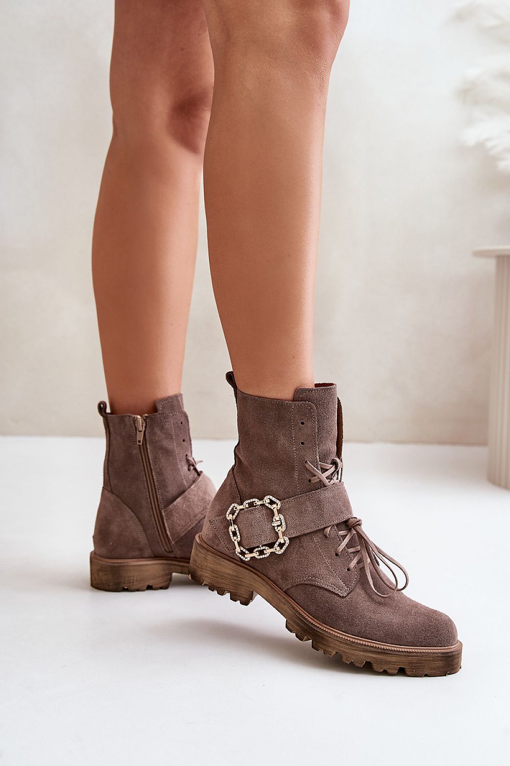 Rounded toes decorative buckle boots