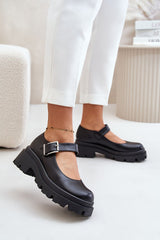 Stylish low shoes made of eco leather