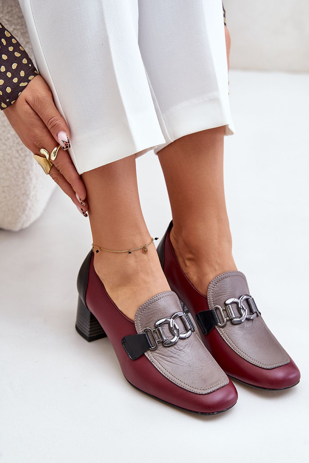 Elegant  Laura Messi block heel pumps