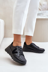 Lightweight black sports shoes