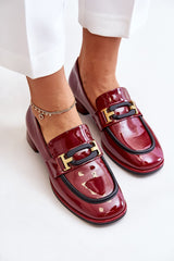 Leather low shoes with decorative stripe