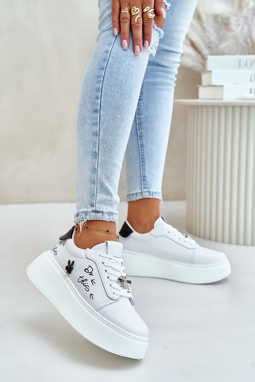 Lace-up natural leather sneakers