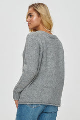 Long sleeves loose-fitting sweater