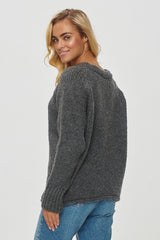 Long sleeves loose-fitting sweater