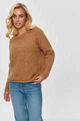 Long sleeves loose-fitting sweater