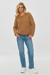 Long sleeves loose-fitting sweater