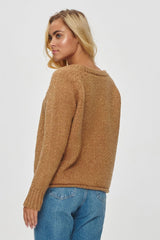 Long sleeves loose-fitting sweater