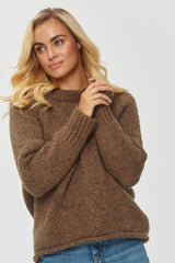 Long sleeves loose-fitting sweater