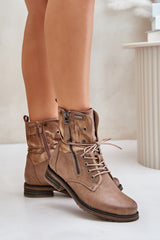 Women's flat-heeled boots