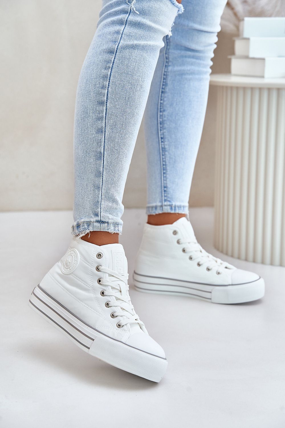 Women's insulated platform sneakers