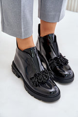 Elegant black leather low boots