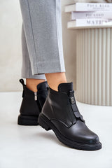 Women's flat-heeled boots