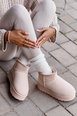 Fashionable beige snow boots