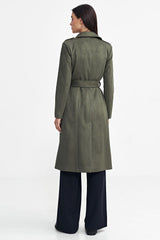 Decorative shoulder paddles nubuck coat