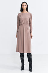 Long slightly batwing sleeve daydress